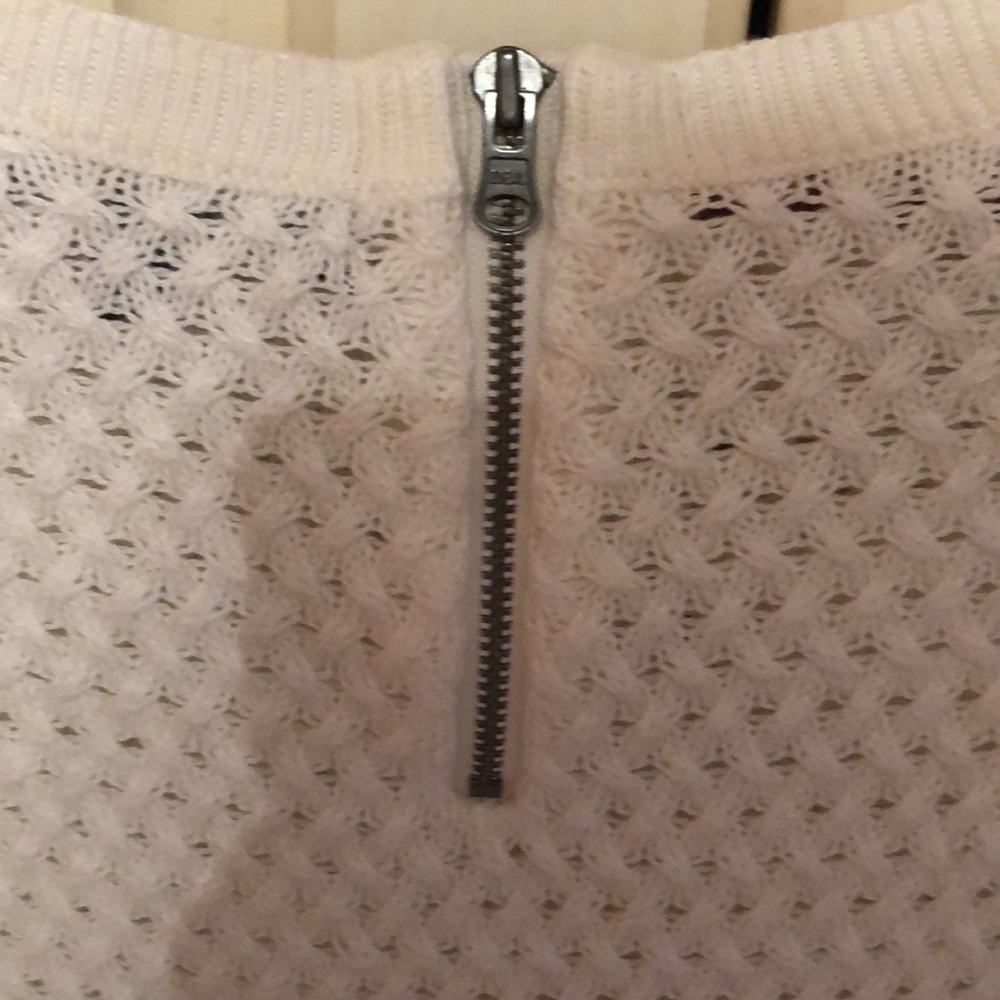 American Eagle Sweater - Picture 7 of 8